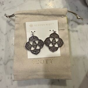 NWT Rare Silver Kendra Scott “Dawn” Earrings- comes with bag and box